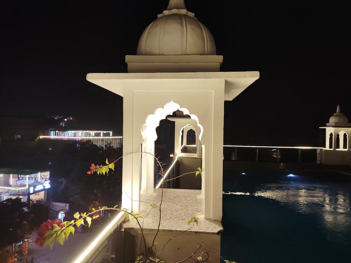 Hotel Atulyaa Taj