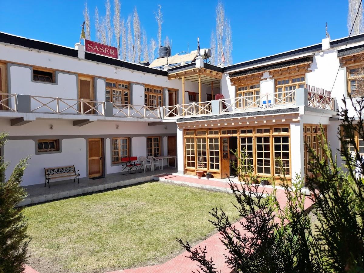 Hotel Saser