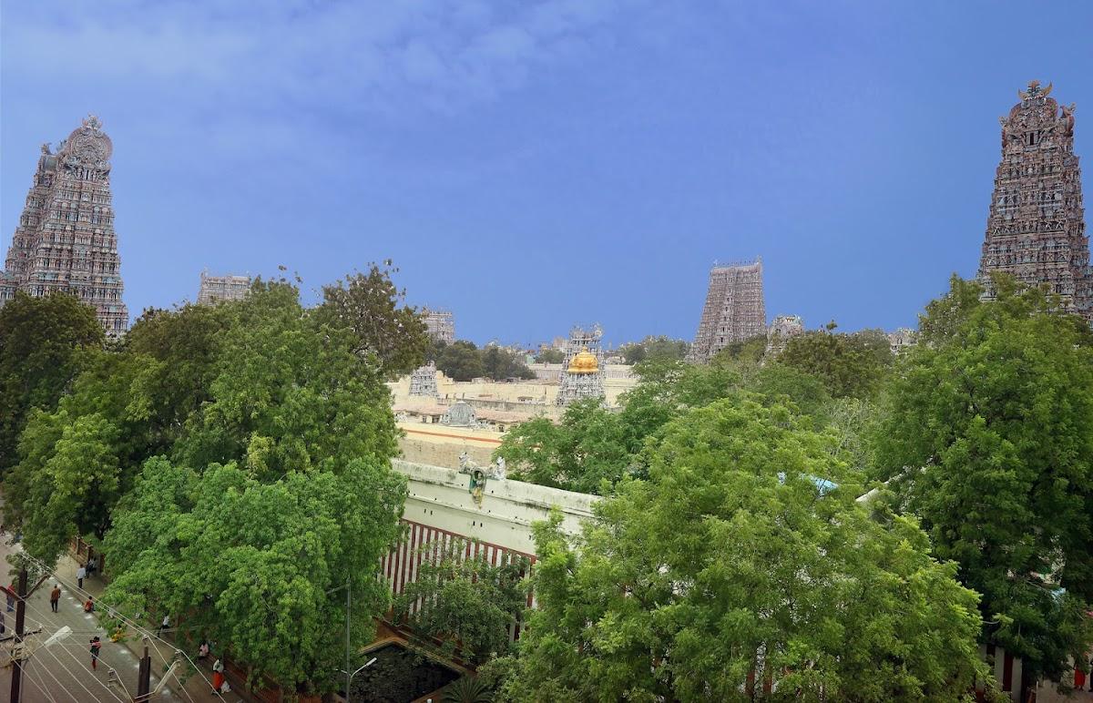 Hotel Sabareesh Plaza