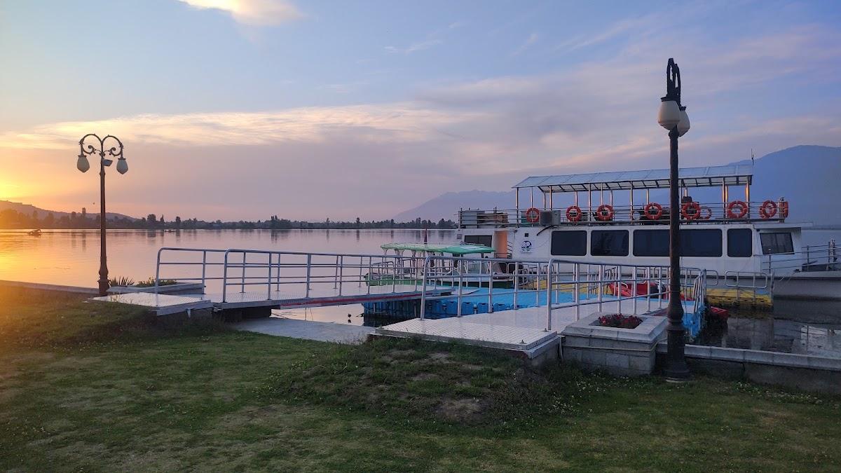 Centaur Lake View Hotel