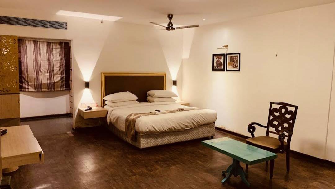Hotel Sabareesh Park